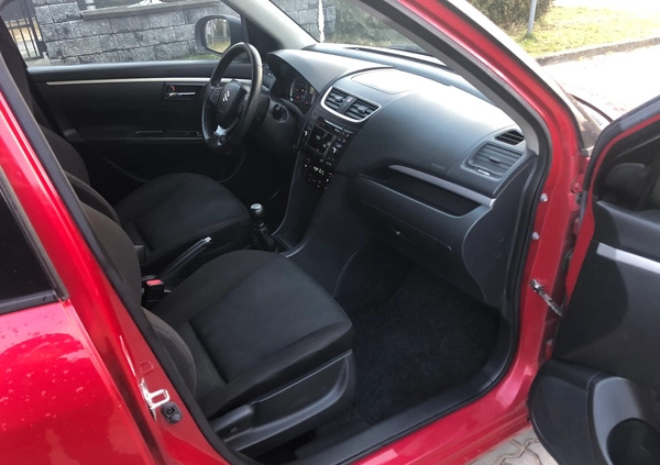 Suzuki Swift cena 23499 przebieg: 143979, rok produkcji 2012 z Czersk małe 631